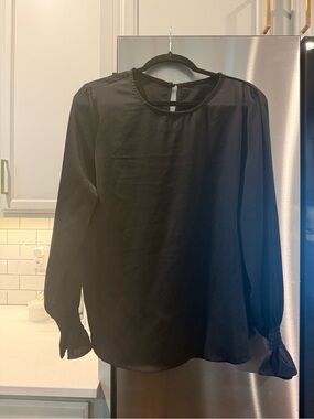 Aritzia Black Long-Sleeve Crewneck Blouse